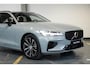 Volvo V60 T6 Plug-in hybrid AWD Plus Bright | Lederen Bekleding | Google Infotainment | Parkeercamera | Parkeersensoren voor + achter | Stoelverwarming | Stuurwielverwarming | Harman Kardon Premium Audio |