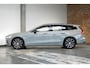Volvo V60 T6 Plug-in hybrid AWD Plus Dark | Lederen Bekleding | Google Infotainment | Parkeercamera | Parkeersensoren voor + achter | Stoelverwarming | Stuurwielverwarming | Harman Kardon Premium Audio |