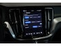 Volvo V60 T6 Plug-in hybrid AWD Plus Bright | Lederen Bekleding | Google Infotainment | Parkeercamera | Parkeersensoren voor + achter | Stoelverwarming | Stuurwielverwarming | Harman Kardon Premium Audio |