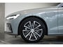 Volvo V60 T6 Plug-in hybrid AWD Plus Bright | Lederen Bekleding | Google Infotainment | Parkeercamera | Parkeersensoren voor + achter | Stoelverwarming | Stuurwielverwarming | Harman Kardon Premium Audio |