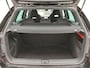 Skoda Kamiq 1.0 TSI 110pk Sport Business | Navi via Apple CarPlay / Android | 16" Velgen | Parkeersensoren voor en achter | ECC