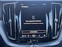 Volvo XC60 2.0 T6 Plug-in hybrid 350 PK AWD Ultimate Dark Trekhaak Panoramadak Navi Camera Caplay Pilot Assist Harman Kardon Elek Stoelen Stoel + Stuur Verwarming Head- Up Getint Glas Long Range R-Design Michelin All-Season banden