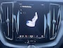 Volvo XC60 2.0 T6 Plug-in hybrid 350 PK AWD Ultimate Dark Trekhaak Panoramadak Navi Camera Caplay Pilot Assist Harman Kardon Elek Stoelen Stoel + Stuur Verwarming Head- Up Getint Glas Long Range R-Design Michelin All-Season banden
