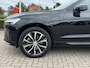 Volvo XC60 2.0 T6 Plug-in hybrid 350 PK AWD Ultimate Dark Trekhaak Panoramadak Navi Camera Caplay Pilot Assist Harman Kardon Elek Stoelen Stoel + Stuur Verwarming Head- Up Getint Glas Long Range R-Design Michelin All-Season banden