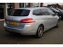 Peugeot 308 SW 1.2 PureTech Blue Lease Premium TREKHAAK PANO CRUISE NAVI CLIMA 2XPDC LMV NAP NIEUWE-DISTRIBUTIE + PERFECT-ONDERHOUDEN!