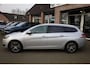 Peugeot 308 SW 1.2 PureTech Blue Lease Premium TREKHAAK PANO CRUISE NAVI CLIMA 2XPDC LMV NAP NIEUWE-DISTRIBUTIE + PERFECT-ONDERHOUDEN!