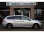 Peugeot 308 SW 1.2 PureTech Blue Lease Premium TREKHAAK PANO CRUISE NAVI CLIMA 2XPDC LMV NAP NIEUWE-DISTRIBUTIE + PERFECT-ONDERHOUDEN!
