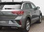 Volkswagen T-Roc 1.5 TSI R-Line | Trekhaak | Camera | Navigatie | Stoelverwarming | Zwart Dak |