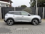 Peugeot e-2008 Allure Avantage 54 kWh 156PK Automaat Navigatie, Camera Voor & Achter, Parkeersensoren, Apple Carplay, Android Auto