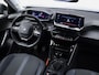 Peugeot 2008 1.2 PureTech Allure Sport (APPLE CARPLAY,NAVI,CAMERA,GETINT,CLIMATE,CRUISE,ELEKTRISCH PAKKET,SPORTSTOELEN,LM VELGEN)