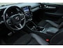 Volvo XC40 Recharge P8 AWD R-Design | 20'' Lichtmetalen velgen | Panoramadak | Adaptive Cruise Control | 360° Parkeercamera | BLIS |Harman Kardon Premium Audio | Stoelverwarming | Google infotainment |