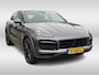 Porsche Cayenne Coupé 3.0 E-Hybrid / Trekhaak / Panoramadak / 360Camera / Luchtvering / 21'' / Bose / Sportdesign+Chrono / Stuurverwarming / Stoelverwarming 4x / DAB / Cruise Control