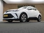 Toyota C-HR 1.8 Hybrid Dynamic - ORIGINEEL NEDERLANDSE AUTO - PARKEERSENSOREN VOOR EN ACHTER - DODEHOEK DETECTIE - ACHTERUITRIJ CAMERA - KEYLESS ENRTY & START - NAVIGATIE - APPLE CARPLAY/ ANDROID AUTO