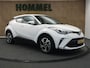 Toyota C-HR 1.8 Hybrid Dynamic - ORIGINEEL NEDERLANDSE AUTO - PARKEERSENSOREN VOOR EN ACHTER - DODEHOEK DETECTIE - ACHTERUITRIJ CAMERA - KEYLESS ENRTY & START - NAVIGATIE - APPLE CARPLAY/ ANDROID AUTO