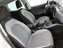 SEAT Arona 1.0 TSI Style Business Intense | ACHTERUITRIJCAMERA | TREKHAAK | KEYLESS | ACC | DRAADLOZE LADER | PARKEERSENSOREN | NAVI