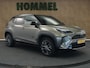 Toyota Yaris Cross 1.5 Hybrid Adventure - ORIGINEEL NEDERLANDSE AUTO - HEAD-UP DISPLAY - TREKHAAK 750KG GEREMD - PANORAMADAK - PARKEERSENSOREN VOOR EN ACHTER - ACHTERUIT RIJCAMERA - JBL GELUIDSINSTALLATIE - DODEHOEK DETECTIE - STUUR & STOEL VERWARMING