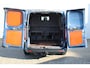 Ford Transit Custom 300 2.0-130pk TDCI L1H1 Trend Dubb. cabine. Trekgewicht 2.500kg ! Airco, stoel- spiegelverwarming, bijrijdersstoel, dubbele cabine, trekhaak, parkeersensoren v+a, navigatie, telefoonvoorb., metallic lak