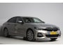 BMW 3-Serie 320e M-sport | head-up | achteruitrijcamera | keyless entry | laser led | dodehoek detectie | apple carplay | 1e eig
