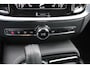 Volvo V60 T6 Recharge AWD R-Design | Harmon Kardon Audio | Achteruitrij cam. | Trekhaak | Stoel/stuur verw. |