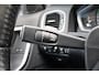 Volvo V60 T3 Momentum | Dealer onderhouden | Trekhaak | Parkeer sensoren voor en achter| Bluetooth verbinding |