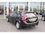 Volvo V60 T3 Momentum | Dealer onderhouden | Trekhaak | Parkeer sensoren voor en achter| Bluetooth verbinding |