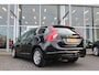 Volvo V60 T3 Momentum | Dealer onderhouden | Trekhaak | Parkeer sensoren voor en achter| Bluetooth verbinding |