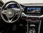 Kia Niro Hybrid 1.6 GDi DynamicLine 142Pk Automaat (APPLE CARPLAY, GROOT NAVI, CAMERA, LEDER, SPROTSTOELEN, ADAPTIVE CRUISE, GETINT GLAS, TREKHAAK, NIEUWSTAAT)
