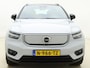 Volvo XC40 Recharge P8 408PK AWD R-Design / Keyless entry / Elek achterklep / Semi elektrische trekhaak / PDC achter / Nubuck bekleding / Google navigatie.