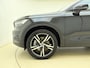 Volvo XC40 T5 262pk R-Design / Stoel&stuur verwarming / Keyless / Adaptieve cruise / Blis / H&K audio / Volvo On Call.