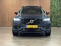 Volvo XC90 T8 AWD Recharge Ultra Ultimate Dark | Luchtvering | Trekhaak | All Season banden | 360 Camera | Head-Up Display | Harman Kardon | 455pk | Adaptieve Cruise Control | Standkachel met Volvo On Call App | Stoelverwarming voor+achter | Stuurwielverwarming | Schuifdak | Full LED Meesturende koplampen | Pilot Assist | BLIS Dode Hoek Detectie | Alcantara hemelbekleding | Lederen zonnekleppen en handgrepen | Elektrische voorstoelen geheugen | Lederen bekleding | Zitting verlenging voorstoelen | Lederen dashboard | 20 Inch | Google Infotainment | Keyless Drive | Privacy Glass | Elektrisch bedienbare achterklep | Geïntegreerd kinderzitje achterin | Geïntegreerde zongordijnen achterportieren | Verlichte instaplijsten | 7-Persoons | 4-Zone Climate Control | DAB Radio | Apple Carplay/Android Auto | Alarm Klasse III | Draadloos telefoon opladen | Denim Blue Metallic |