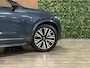 Volvo XC90 T8 AWD Recharge Ultra Ultimate Dark | Luchtvering | Trekhaak | All Season banden | 360 Camera | Head-Up Display | Harman Kardon | 455pk | Adaptieve Cruise Control | Standkachel met Volvo On Call App | Stoelverwarming voor+achter | Stuurwielverwarming | Schuifdak | Full LED Meesturende koplampen | Pilot Assist | BLIS Dode Hoek Detectie | Alcantara hemelbekleding | Lederen zonnekleppen en handgrepen | Elektrische voorstoelen geheugen | Lederen bekleding | Zitting verlenging voorstoelen | Lederen dashboard | 20 Inch | Google Infotainment | Keyless Drive | Privacy Glass | Elektrisch bedienbare achterklep | Geïntegreerd kinderzitje achterin | Geïntegreerde zongordijnen achterportieren | Verlichte instaplijsten | 7-Persoons | 4-Zone Climate Control | DAB Radio | Apple Carplay/Android Auto | Alarm Klasse III | Draadloos telefoon opladen | Denim Blue Metallic |