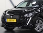 Peugeot e-208 Active Pack 50kWh 136PK | 1ste eigenaar | Parkeersensoren | Navigatie | 16"LMV | AppleCarplay/AndroidAuto | Lederen Stuurwiel | DAB Radio | Cruise Control | Isofix | Bluetooth |