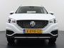 MG MG ZS EV AUT. Leder Pano-dak Adaptive-Cruise Apple Carplay Android Luxury Navi Camera Airco DAB+ EV45kWh Connected-Services Elec.Stoel+Verwarmd Keyless Lane/Speed Assist Bluetooth Led ESP BAS ASR Botswaarsch.Systeem Bordherkenning Lmv Pdc 3 fase laden