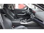 BMW 3-Serie 320i High Executive / Carplay / Keyless / Navi / Parkeersensoren v+a / Stoelverwarming / 17'' LM