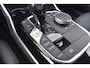 BMW 3-Serie 320i High Executive / Carplay / Keyless / Navi / Parkeersensoren v+a / Stoelverwarming / 17'' LM