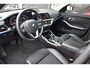 BMW 3-Serie 320i High Executive / Carplay / Keyless / Navi / Parkeersensoren v+a / Stoelverwarming / 17'' LM