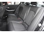 BMW 3-Serie 320i High Executive / Carplay / Keyless / Navi / Parkeersensoren v+a / Stoelverwarming / 17'' LM