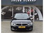 BMW 3-Serie 320i High Executive / Carplay / Keyless / Navi / Parkeersensoren v+a / Stoelverwarming / 17'' LM