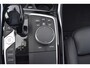 BMW 3-Serie 320i High Executive / Carplay / Keyless / Navi / Parkeersensoren v+a / Stoelverwarming / 17'' LM