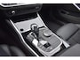 BMW 3-Serie 320i High Executive / Carplay / Keyless / Navi / Parkeersensoren v+a / Stoelverwarming / 17'' LM