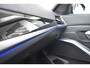 BMW 3-Serie 320i High Executive / Carplay / Keyless / Navi / Parkeersensoren v+a / Stoelverwarming / 17'' LM