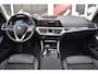 BMW 3-Serie 320i High Executive / Carplay / Keyless / Navi / Parkeersensoren v+a / Stoelverwarming / 17'' LM