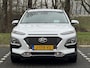 Hyundai Kona 1.6 GDI HEV 140pk Premium | LEDEREN BEKLEDING | TREKHAAK | 18'' 2-TONE LMV | HEAD UP DISPLAY | ADAPTIVE CRUISE | STOELVERW. VOOR EN ACHTER | STUURVERWARMING | STOELVERKOELING VOOR |
