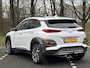 Hyundai Kona 1.6 GDI HEV 140pk Premium | LEDEREN BEKLEDING | TREKHAAK | 18'' 2-TONE LMV | HEAD UP DISPLAY | ADAPTIVE CRUISE | STOELVERW. VOOR EN ACHTER | STUURVERWARMING | STOELVERKOELING VOOR |