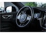 Volvo XC60 2.0 T6 Plug-in hybrid AWD Ultimate Black Edition - Panorama | Memory | Elek. Trekhaak | Stuurverwarming