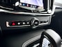 Volvo V90 T8 Plug-in hybrid AWD Ultra Dark | Panoramadak | 360° camera | Harman Kardon | Stoel- en Stuurverwarming | Trekhaak