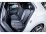 Volkswagen Golf 1.5 eTSI R-Line Business+ | Navigatie | Adaptieve cruise control | App-connect | Camera | LED | IQ-DRIVE |