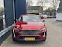Peugeot 408 1.2 Turbo 130 PK Allure Pack | Automaat | 1e Eigenaarsauto met Slechts 14.000 KM ! | Navigatie | 19" Lichtmetalen Velgen | Stoel- / Stuur- en Voorruitverwarming | Keyless Entry | Digitaal Dashboard | Adaptieve Cruise Control | Draadloze Telefoonlader |