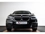 BMW X1 sDrive20i High Executive M Sport - Panoramadak - Comfort Access - Elektrisch verwarmde voorstoelen - HiFi - Verstelbare achterbank - Elektrische achterklep - LED koplampen - Koplampsproeiers -
