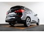 BMW X1 sDrive20i High Executive M Sport - Panoramadak - Comfort Access - Elektrisch verwarmde voorstoelen - HiFi - Verstelbare achterbank - Elektrische achterklep - LED koplampen - Koplampsproeiers -